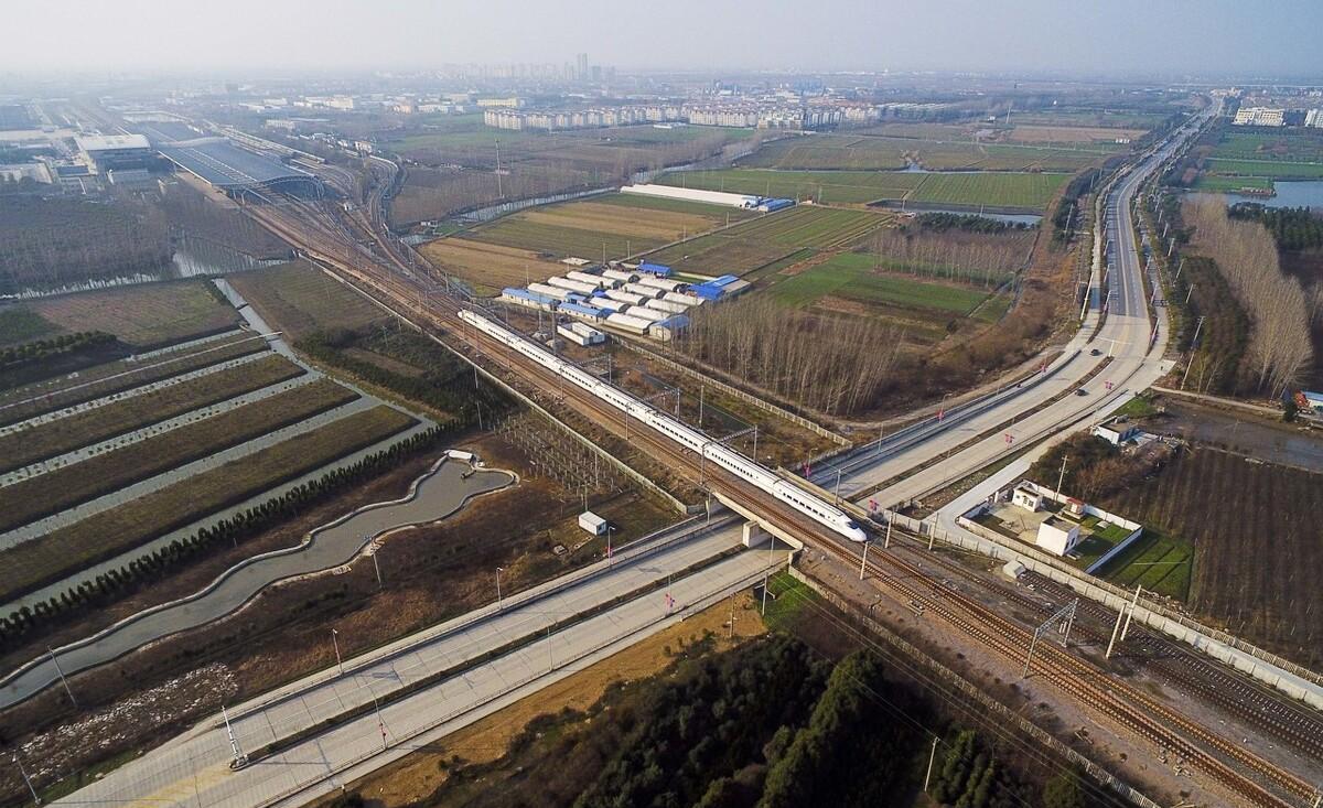 江蘇唯一被農田包圍的火車站，你知道是哪座嗎？