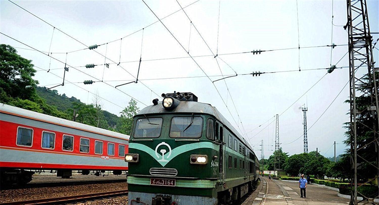 烏魯木齊廣州火車票票價查詢_烏魯木齊坐火車到廣州幾個小時_廣州至烏魯木齊火車