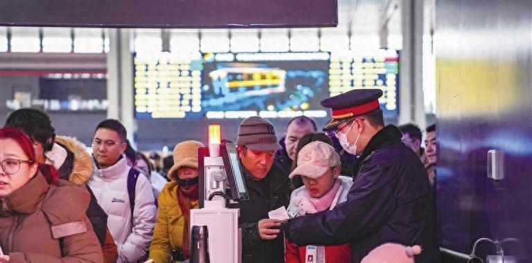 2024 年鐵路春運啟動，蘭州局預計發送旅客 850 萬人次，節前節后客流高峰將現
