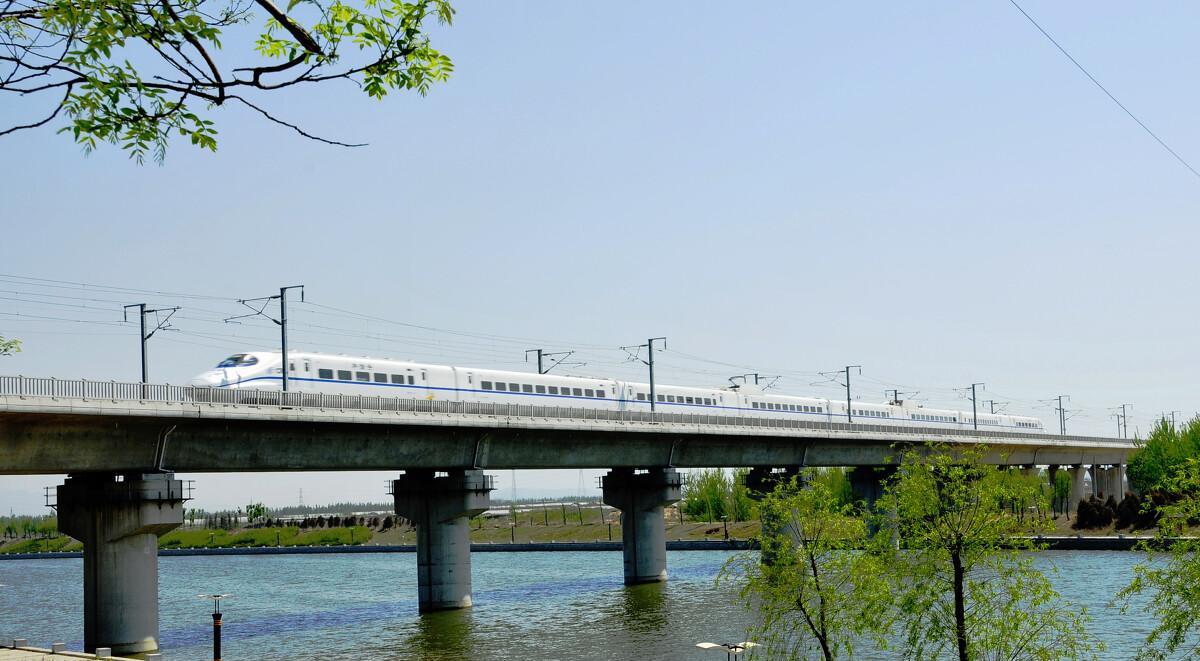 火車動車區別有哪些_火車動車區別有多大_動車和火車有什么區別