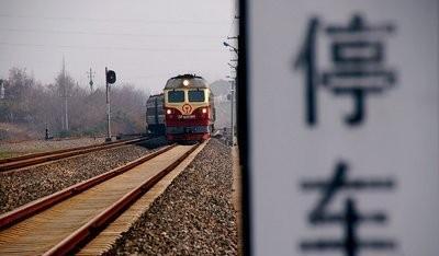 火車動車區別_動車和火車有什么區別_火車動車區別有幾種