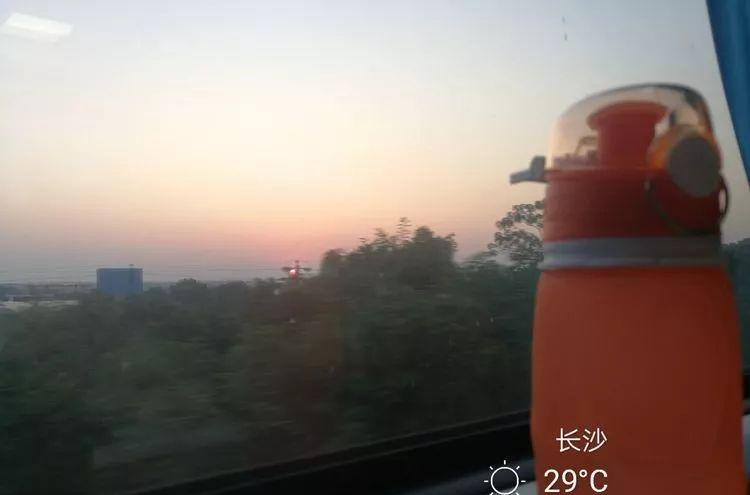 烏魯木齊到新疆火車票多少錢_到新疆烏魯木齊的火車_新疆到烏魯木齊火車時刻表