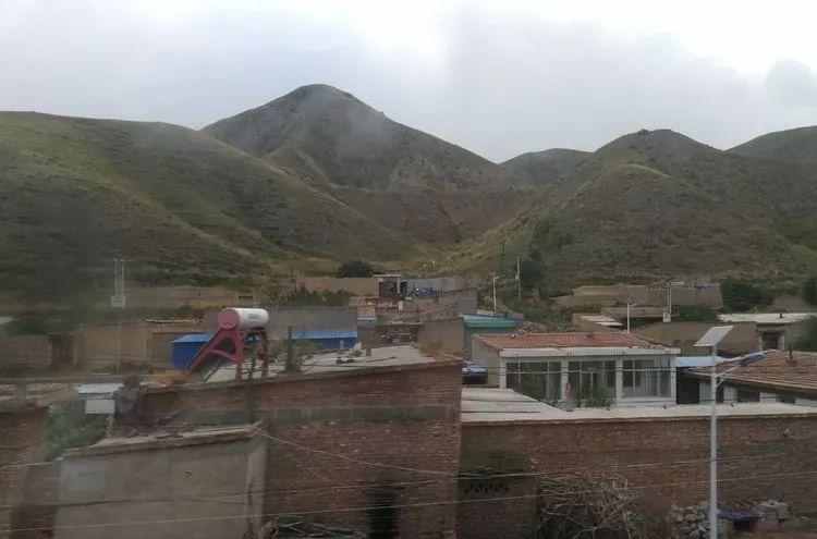 到新疆烏魯木齊的火車_新疆到烏魯木齊火車時刻表_烏魯木齊到新疆火車票多少錢