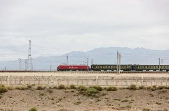 烏魯木齊至新疆_烏魯木齊到內(nèi)地火車(chē)_到新疆烏魯木齊的火車(chē)