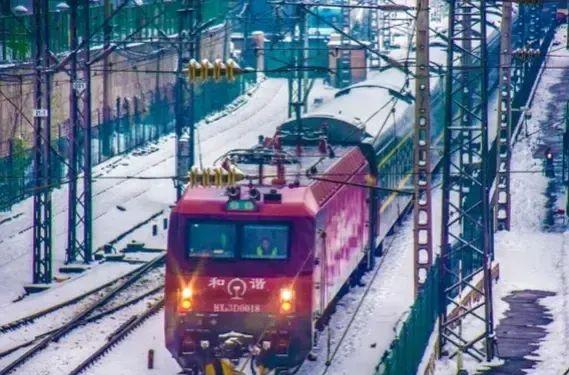 到新疆烏魯木齊的火車(chē)_烏魯木齊到內(nèi)地火車(chē)_烏魯木齊至新疆