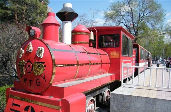 探尋闊別多年的老朋友——探索兒童公園小火車的奇妙之旅，重溫童年美好時光