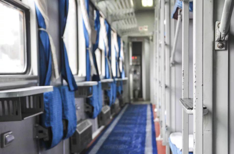 火車上硬臥和軟臥的區別_火車硬臥和軟臥哪個劃算_火車區別軟臥硬臥上鋪圖片