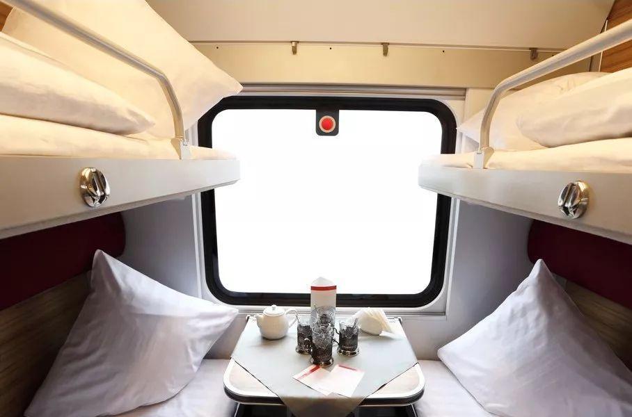 火車硬臥和軟臥哪個劃算_火車區別軟臥硬臥上鋪圖片_火車上硬臥和軟臥的區別