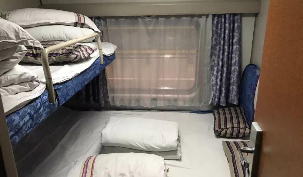 火車硬臥和軟臥哪個劃算_火車上硬臥和軟臥的區別_火車區別軟臥硬臥上鋪圖片