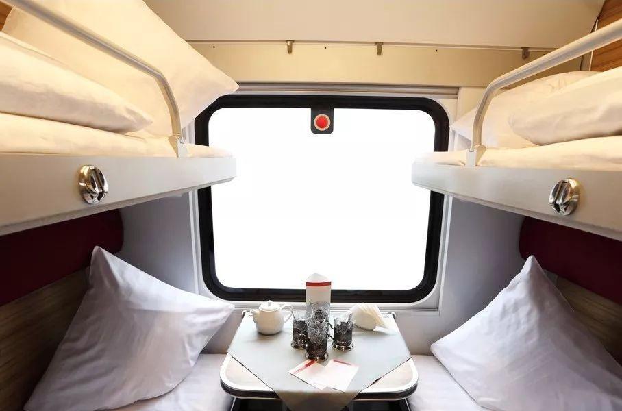 火車區別軟臥硬臥上鋪圖片_火車軟臥和硬臥是連著的嗎_火車上硬臥和軟臥的區別