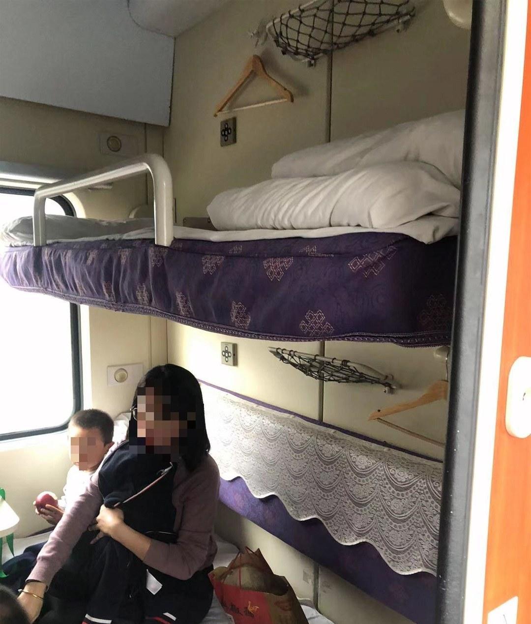 火車硬臥和軟臥哪個劃算_火車上硬臥和軟臥的區別_火車區別軟臥硬臥上鋪圖片