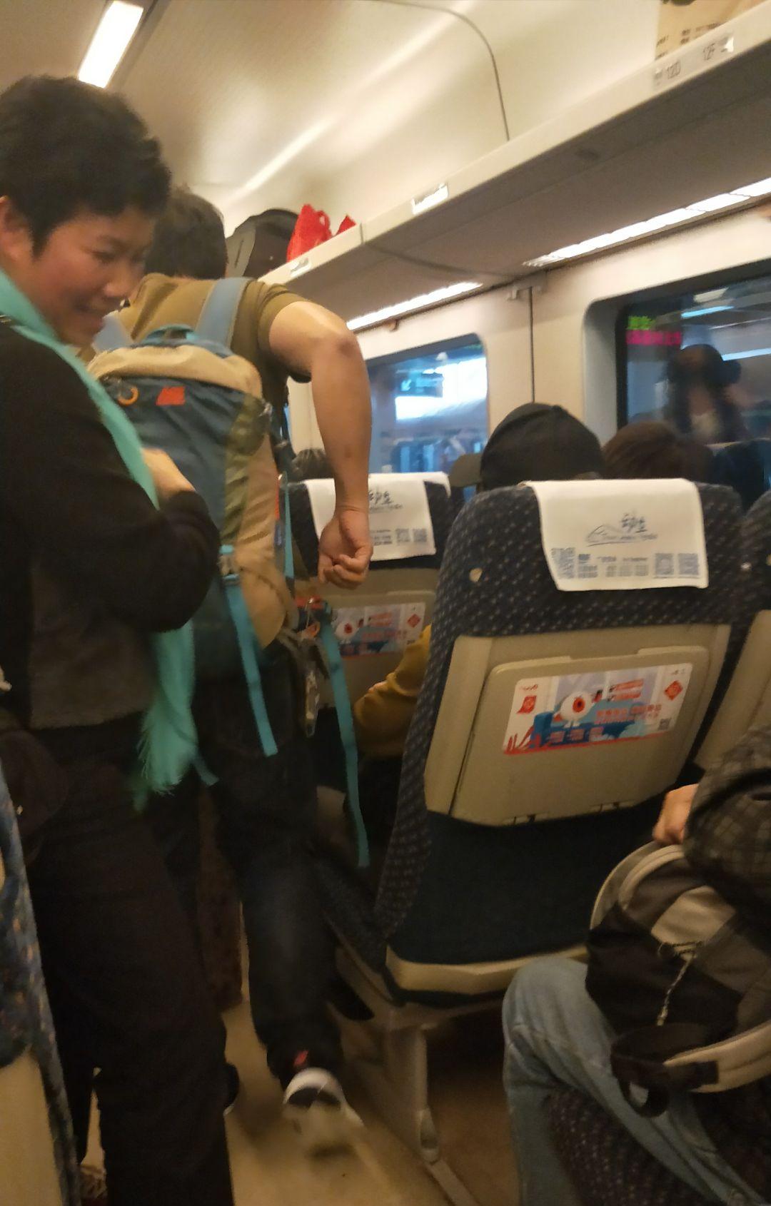 深圳火車站和深圳西站：深圳市兩大重要鐵路客運站