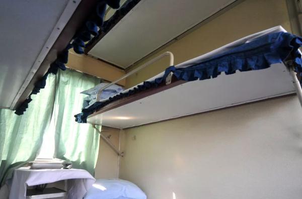火車軟臥和硬臥是連著的嗎_火車上硬臥和軟臥的區別_火車區別軟臥硬臥上鋪圖片