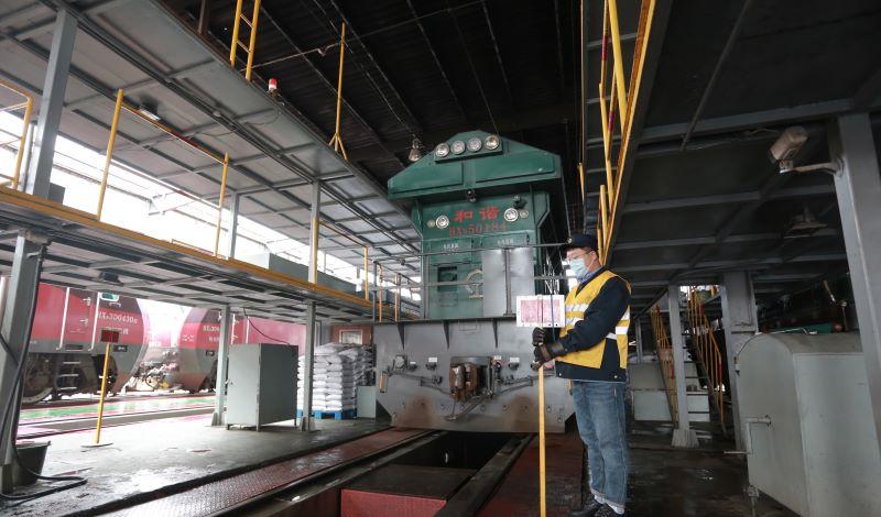 牡丹江機(jī)務(wù)段：火車頭的 4S 店，為機(jī)車加油保養(yǎng)的幕后英雄