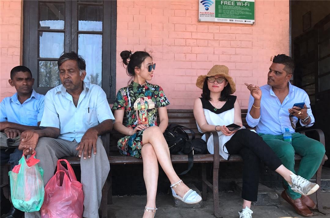 斯里蘭卡最美的風景：坐著海上小火車去旅行宛若置身童話世界