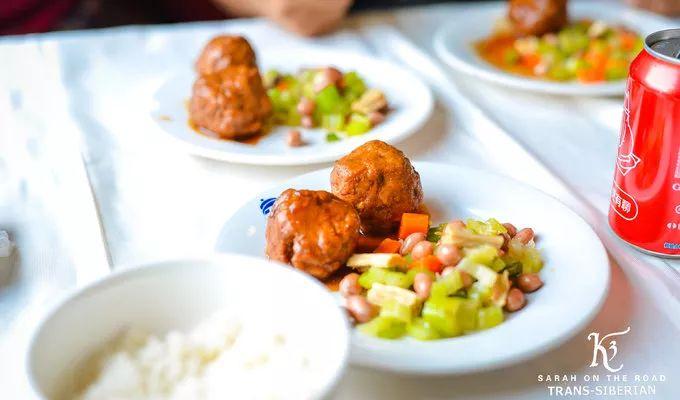 硬臥火車上可以充電嗎_火車硬臥能充電_火車充電硬臥上可以充電嗎