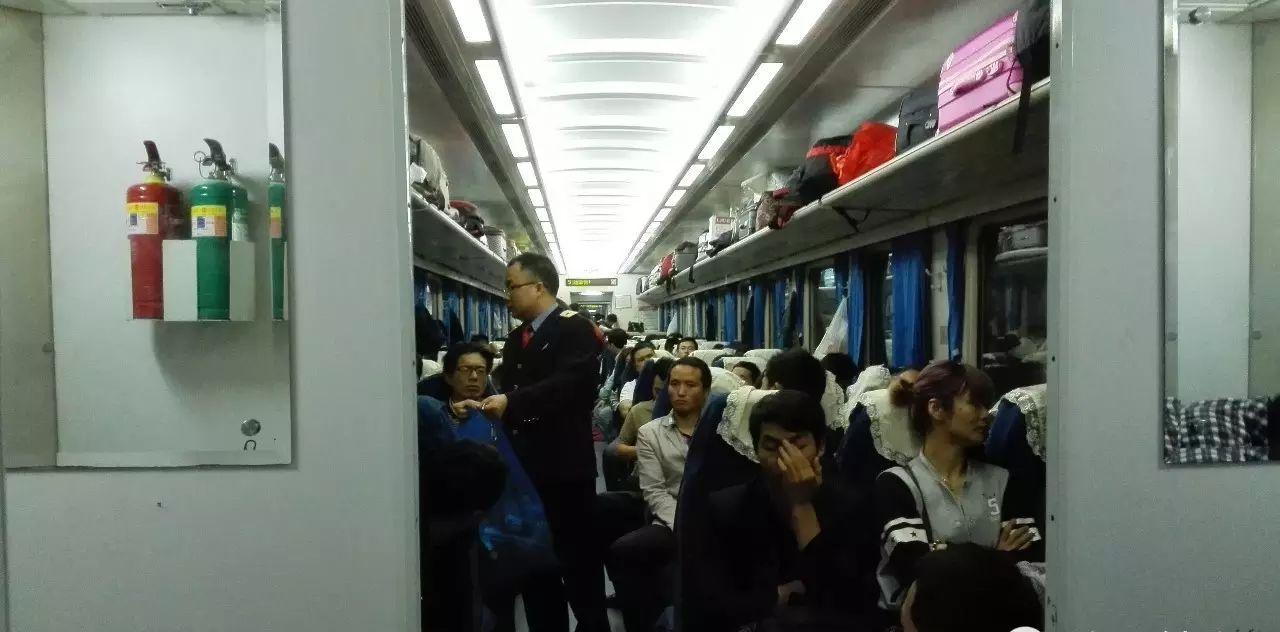 硬臥火車上可以充電嗎_火車充電硬臥上可以充電嗎_坐火車硬臥能不能充電