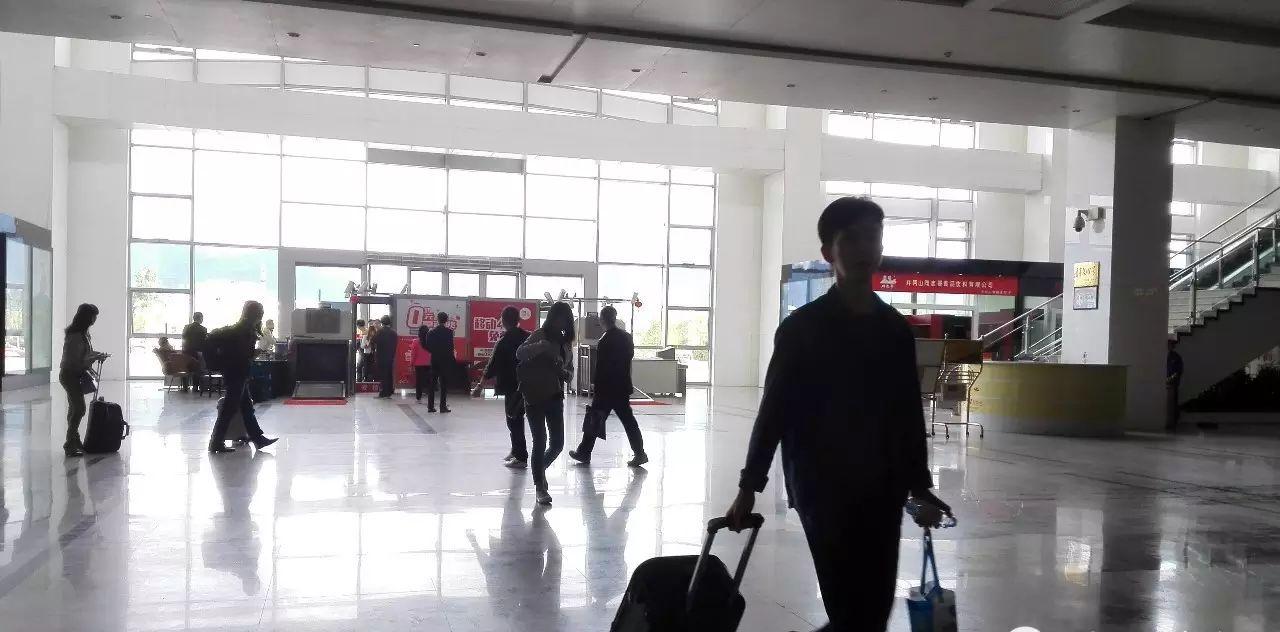 坐火車硬臥能不能充電_火車充電硬臥上可以充電嗎_硬臥火車上可以充電嗎