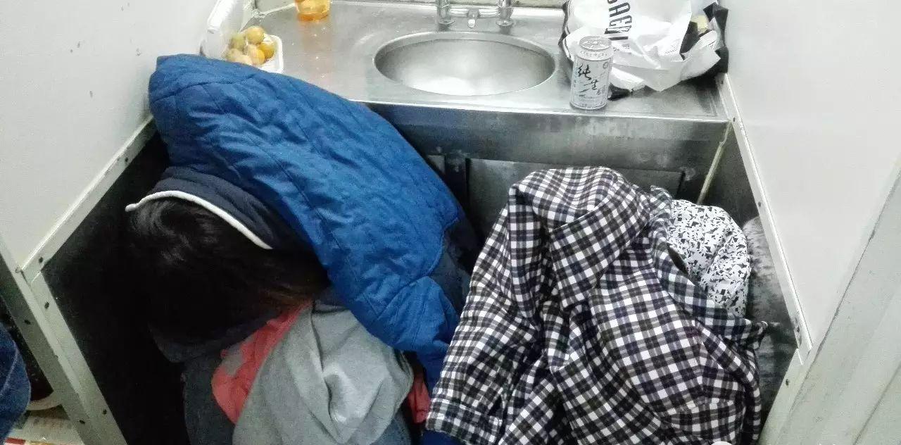 坐火車硬臥能不能充電_火車充電硬臥上可以充電嗎_硬臥火車上可以充電嗎