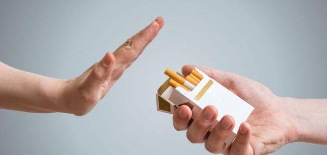 火車吸煙區在哪_火車吸煙處照片_火車吸煙室