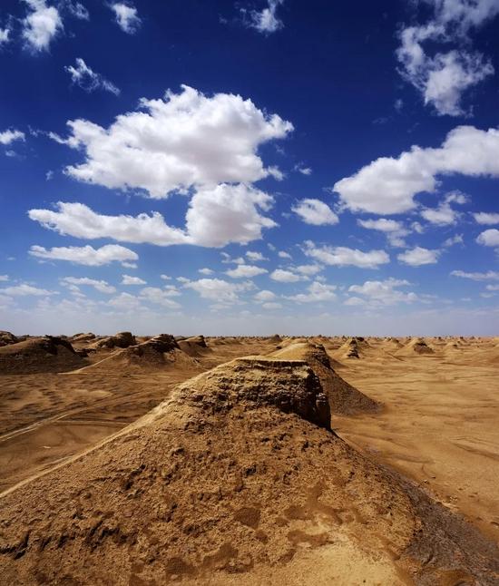 火車坐上鋪好還是下鋪好_坐在火車上_火車坐上鋪還是中鋪還是下鋪好
