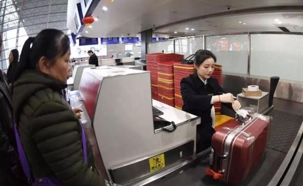 火車加什么油_火車加油嗎加啥油_火車加的啥油