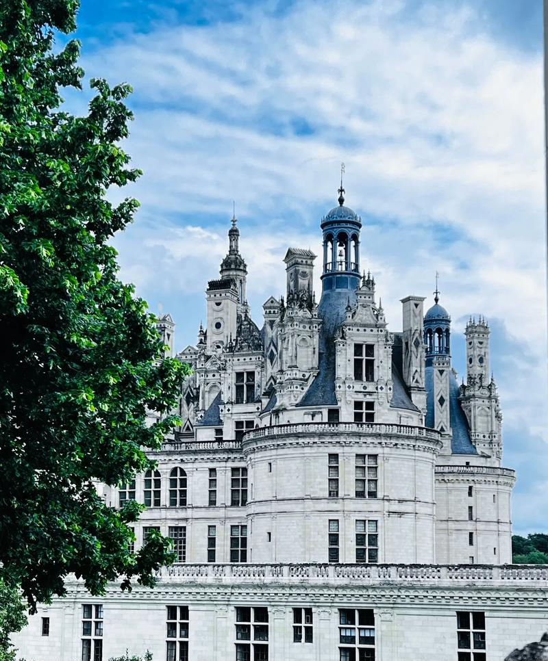 波蘭火車慢車什么顏色_波蘭火車慢車是紅色還是黑色_波蘭的火車