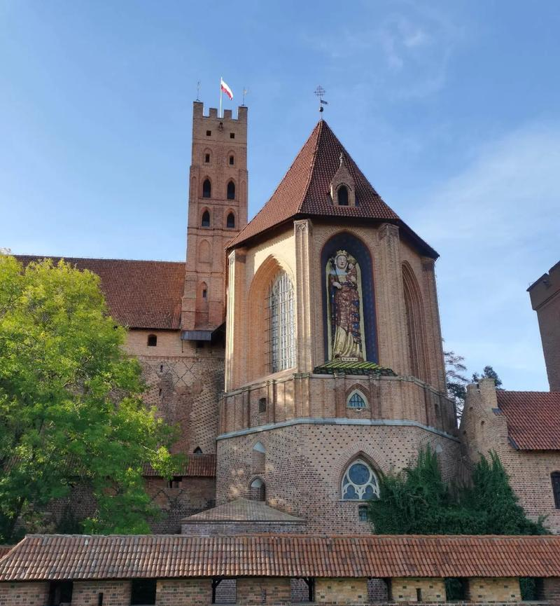 波蘭火車慢車是紅色還是黑色_波蘭的火車_波蘭火車慢車什么顏色