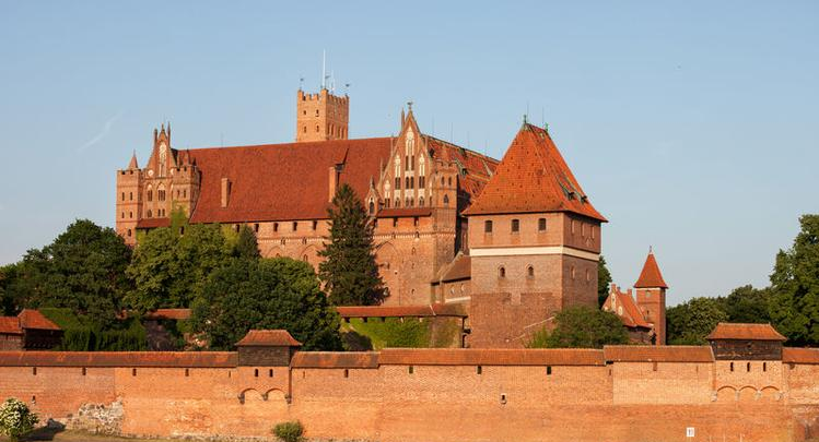 波蘭的火車_波蘭火車慢車是紅色還是黑色_波蘭火車慢車什么顏色