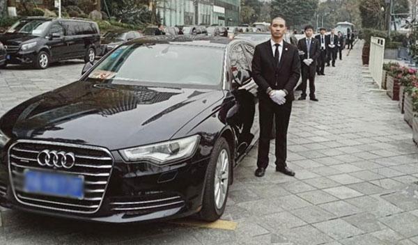 重慶帶司機(jī)租商務(wù)車價(jià)格表